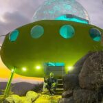 ¿Dormir en un OVNI? Esto cuesta la noche en el hospedaje más viral de Valle de Guadalupe -01